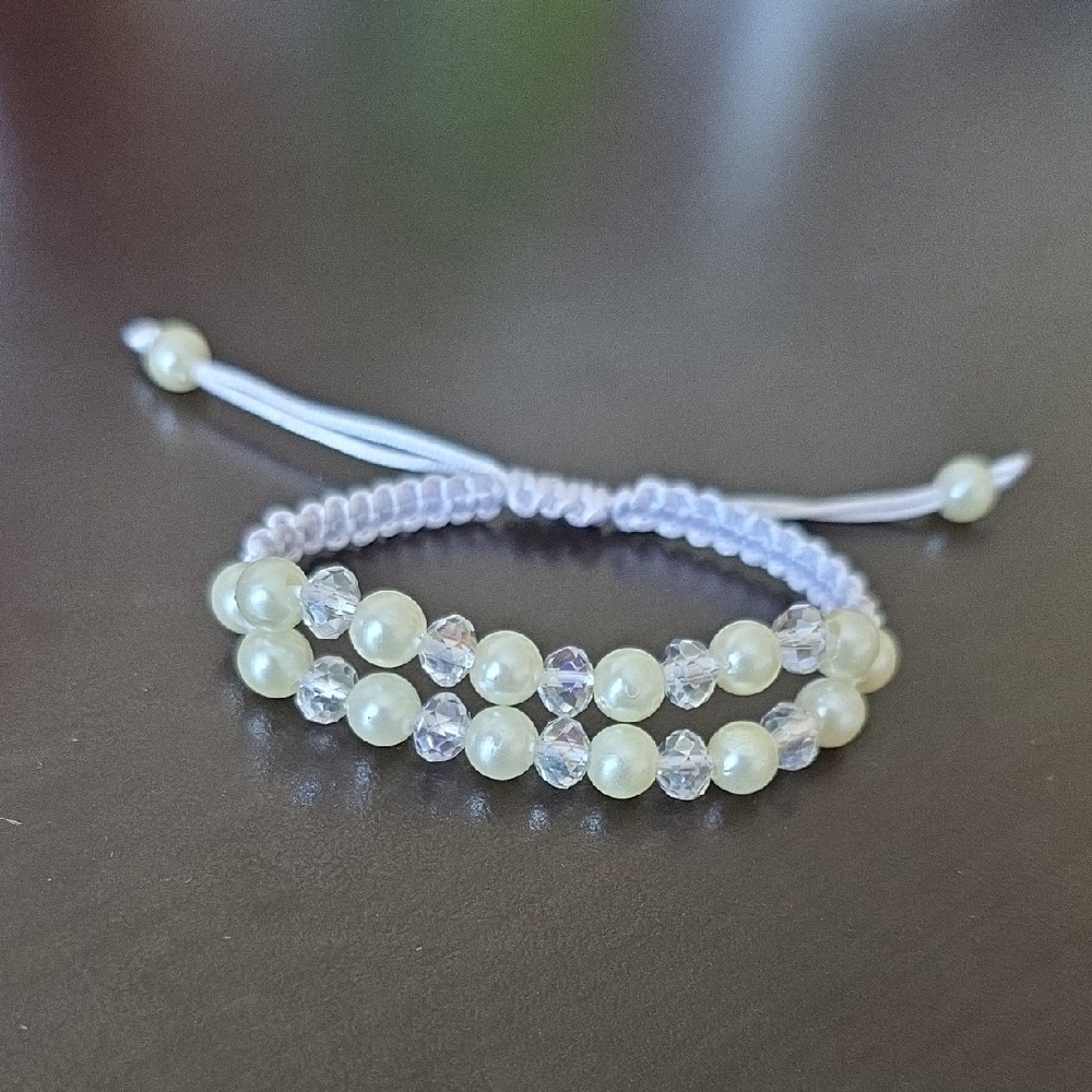 Elegant Cream Beaded Bracelet